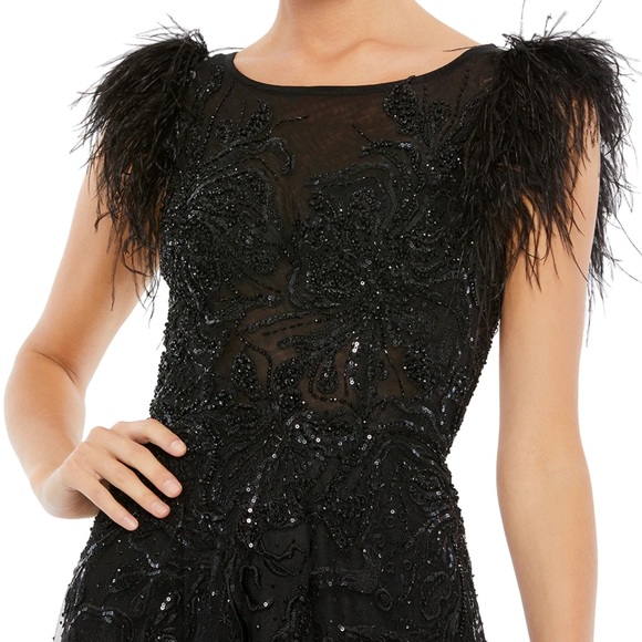 Mac Duggal Feather Cap Sleeve A-line Gown size 10 - Picture 2 of 7